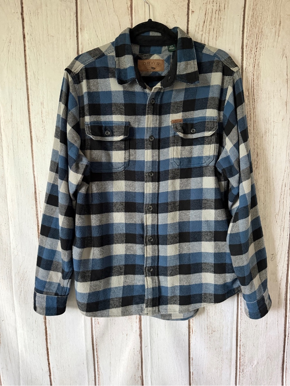 Orvis men's blue and black plaid heavyweight flannel shirt with side pockets M